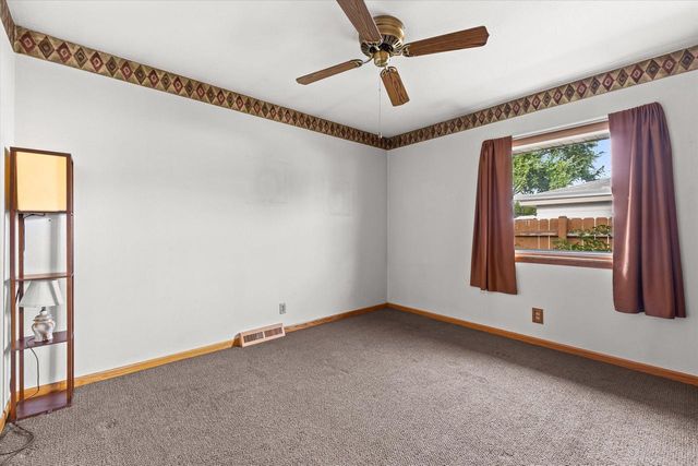 3217 Indian TRAIL, Racine, WI 53402