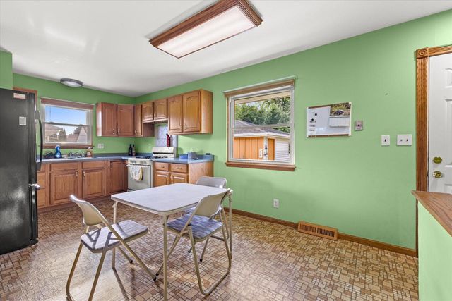 3217 Indian TRAIL, Racine, WI 53402