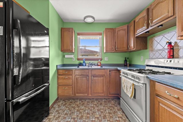 3217 Indian TRAIL, Racine, WI 53402