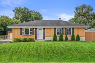 3217 Indian TRAIL, Racine, WI 53402