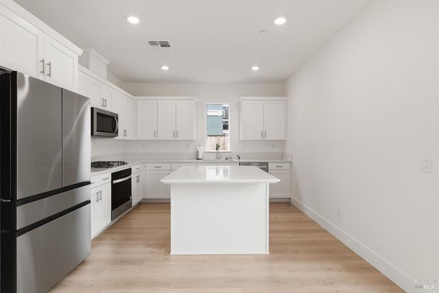 2158 Owens Pl, Rohnert Park, CA 94928