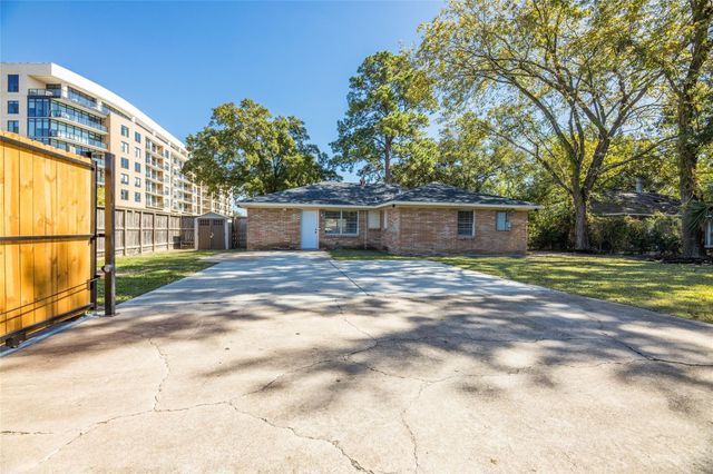 845 Holly Ridge Drive, Houston, TX 77024