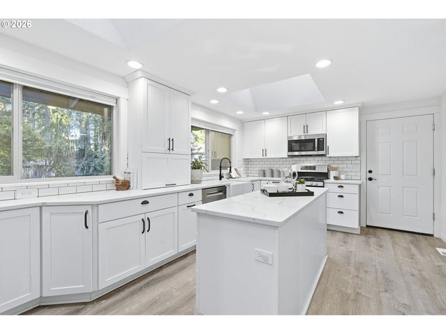 530 Se 26TH Ave, Hillsboro, OR 97123