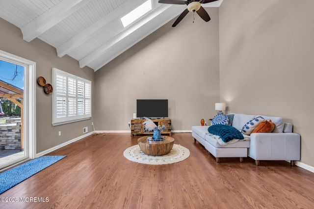1359 Wave Crest Court, Toms River, NJ 08753