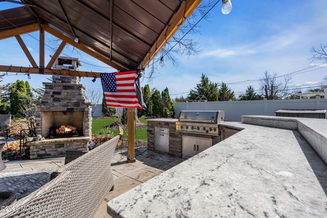 1359 Wave Crest Court, Toms River, NJ 08753