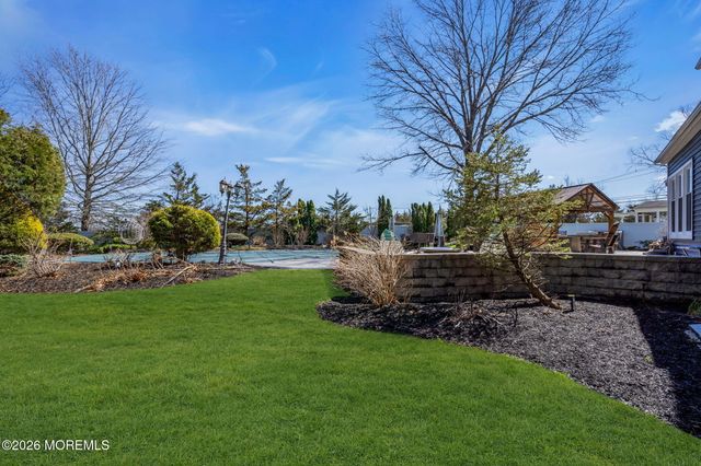 1359 Wave Crest Court, Toms River, NJ 08753