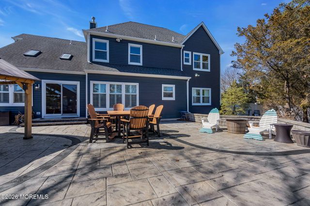 1359 Wave Crest Court, Toms River, NJ 08753