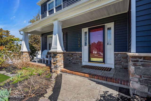 1359 Wave Crest Court, Toms River, NJ 08753