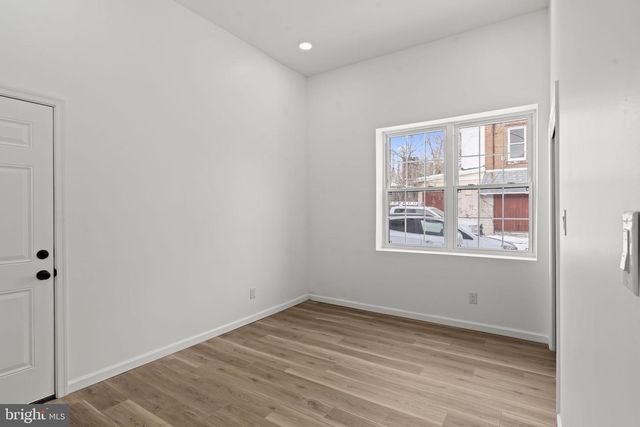 2454 N 33RD ST, Philadelphia, PA 19132