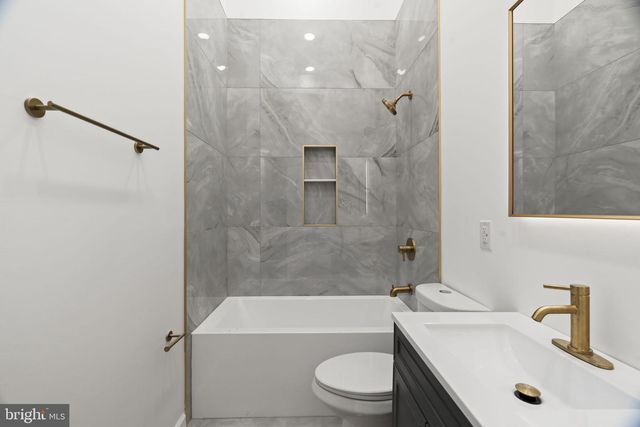 2454 N 33RD ST, Philadelphia, PA 19132