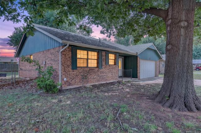 644 W Forster Drive, Mustang, OK 73064