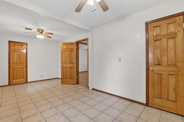 644 W Forster Drive, Mustang, OK 73064