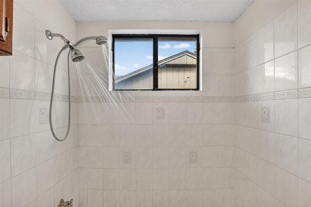 644 W Forster Drive, Mustang, OK 73064