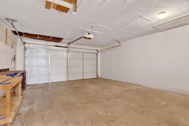 644 W Forster Drive, Mustang, OK 73064