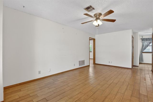 644 W Forster Drive, Mustang, OK 73064
