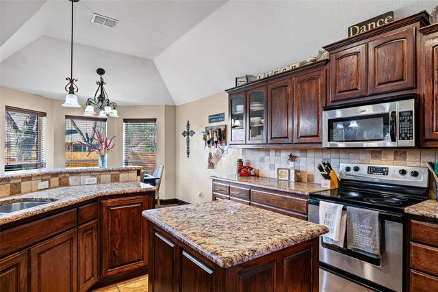 8918 N Longwood Drive, Granbury, TX 76049