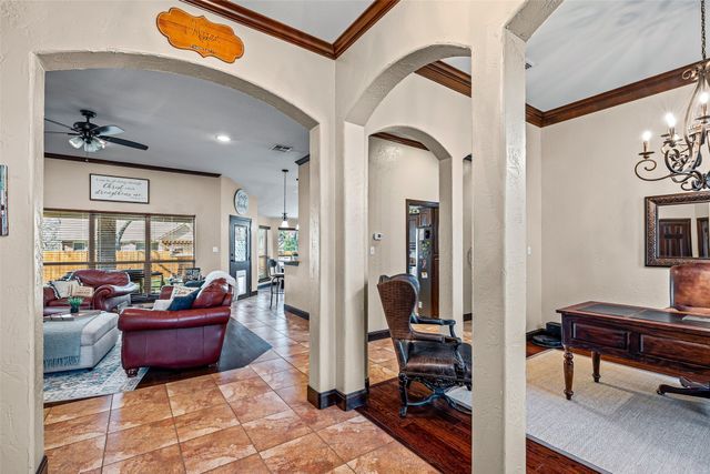 8918 N Longwood Drive, Granbury, TX 76049