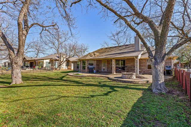 8918 N Longwood Drive, Granbury, TX 76049