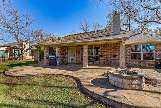 8918 N Longwood Drive, Granbury, TX 76049