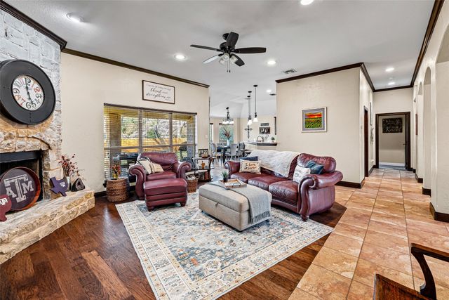 8918 N Longwood Drive, Granbury, TX 76049