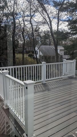 8 Mayfair St, Norwood, MA 02062