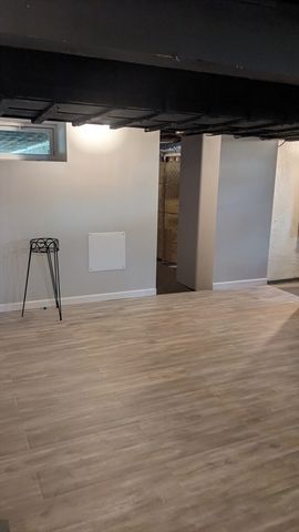 8 Mayfair St, Norwood, MA 02062