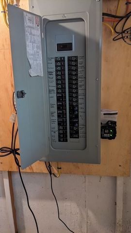 8 Mayfair St, Norwood, MA 02062