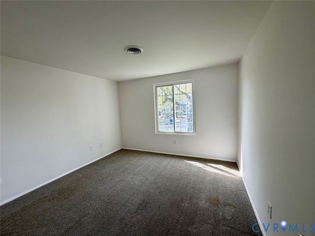 7494 Overlook Dr, Mechanicsville, VA 23111