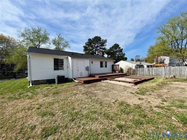 7494 Overlook Dr, Mechanicsville, VA 23111