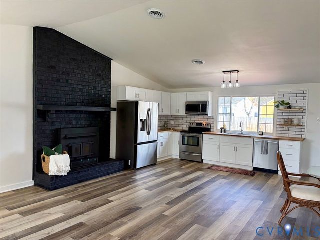 7494 Overlook Dr, Mechanicsville, VA 23111