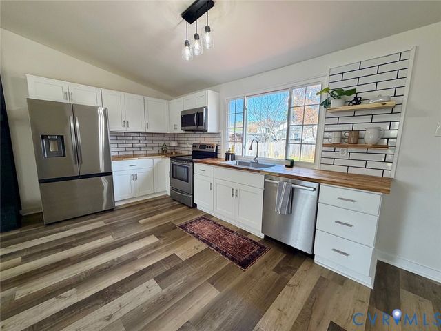 7494 Overlook Dr, Mechanicsville, VA 23111