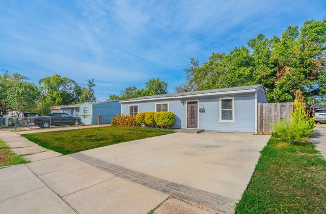 934 Indian Hills Drive, Grand Prairie, TX 75051