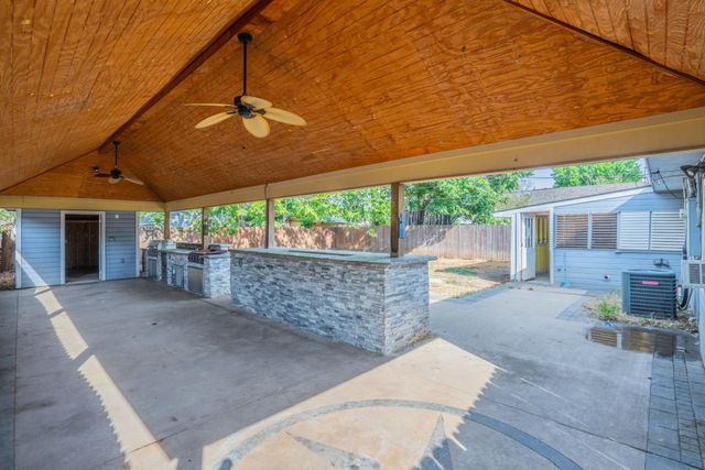 934 Indian Hills Drive, Grand Prairie, TX 75051