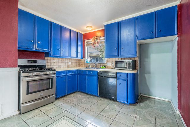 934 Indian Hills Drive, Grand Prairie, TX 75051