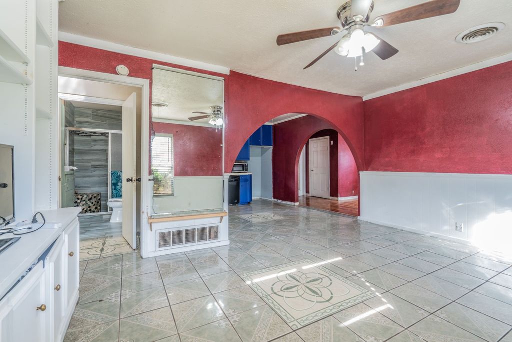 934 Indian Hills Drive, Grand Prairie, TX 75051 — photo 4