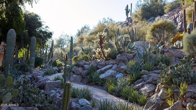 4849 N CAMELBACK RIDGE Drive A309, Scottsdale, AZ 85251