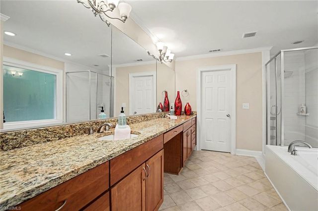 6620 Village Brook Trail, Clemmons, NC 27012