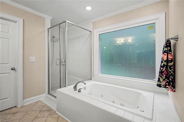6620 Village Brook Trail, Clemmons, NC 27012