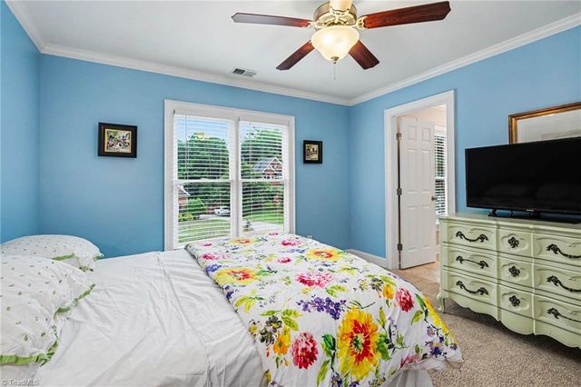 6620 Village Brook Trail, Clemmons, NC 27012