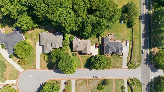 6620 Village Brook Trail, Clemmons, NC 27012