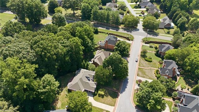 6620 Village Brook Trail, Clemmons, NC 27012