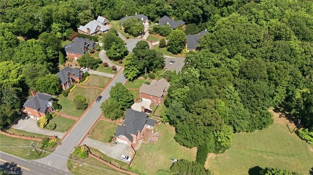 6620 Village Brook Trail, Clemmons, NC 27012