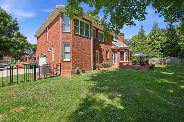 6620 Village Brook Trail, Clemmons, NC 27012