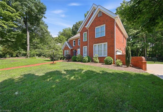 6620 Village Brook Trail, Clemmons, NC 27012