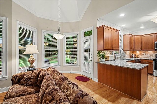 6620 Village Brook Trail, Clemmons, NC 27012