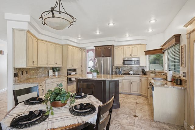 104 E CLEAR CREEK DR, Sandy, UT 84070