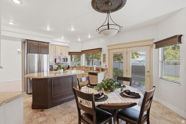 104 E CLEAR CREEK DR, Sandy, UT 84070