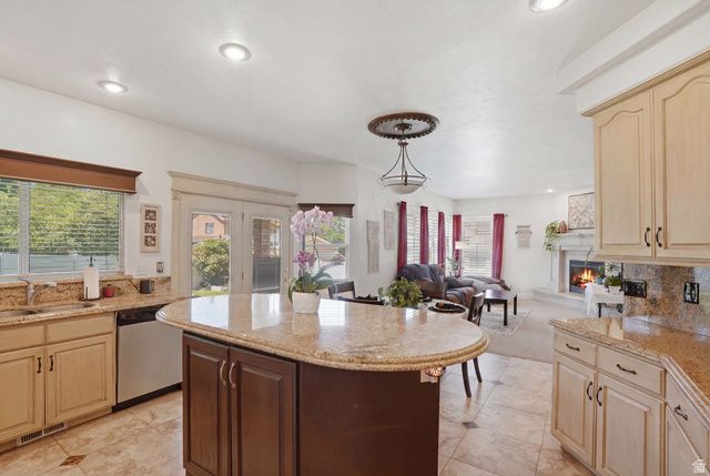 104 E CLEAR CREEK DR, Sandy, UT 84070