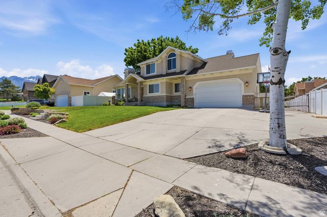 104 E CLEAR CREEK DR, Sandy, UT 84070