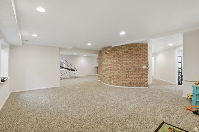 104 E CLEAR CREEK DR, Sandy, UT 84070